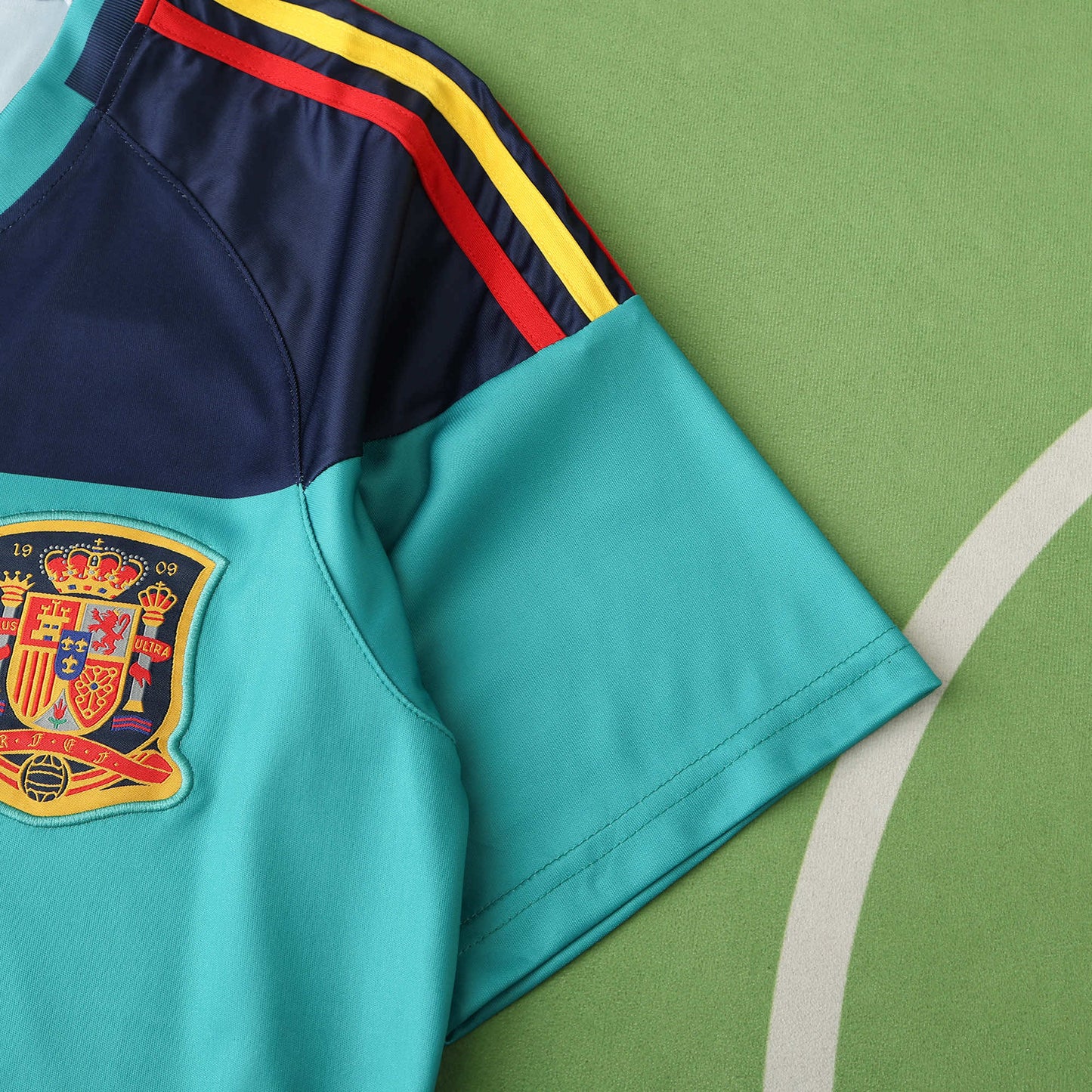 2010 season Spain goalkeeper retro Fan version